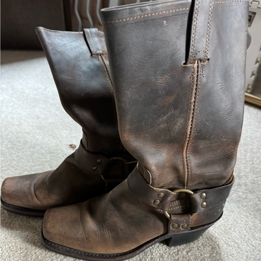 Frye classic 12R Harness boots women’s 8M barely worn
